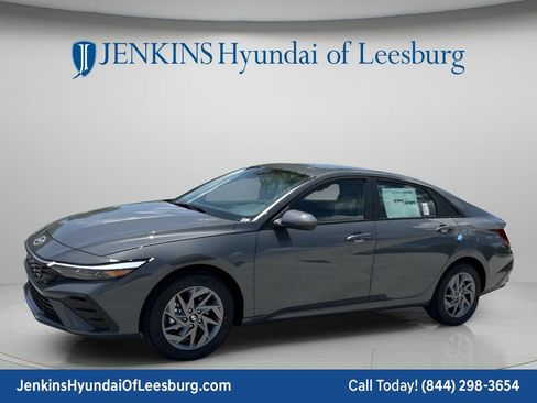 New 2026 Hyundai Elantra Hybrid FWD image 11