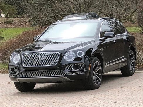 Used 2017 Bentley Bentayga image 1