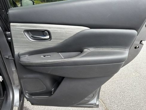 Used 2015 Nissan Murano Platinum w/ Platinum Technology Package FWD image 18