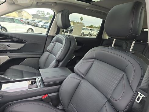 New 2026 Lincoln Nautilus Reserve image 15