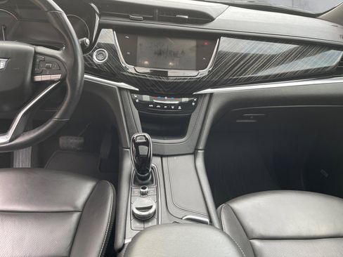 Certified 2025 Cadillac XT6 Premium Luxury image 11
