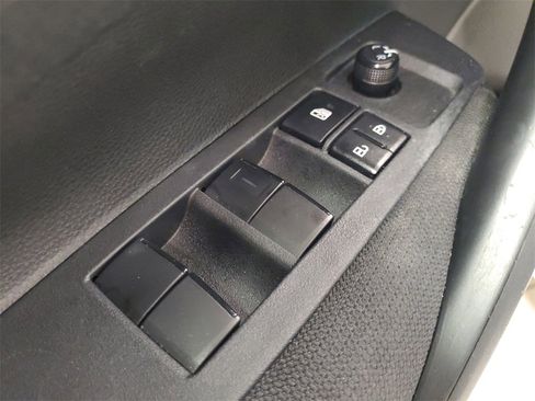 Used 2023 Toyota Corolla LE image 19