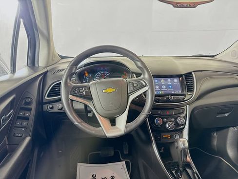 Used 2019 Chevrolet Trax Premier w/ Midnight Edition AWD/4WD image 27
