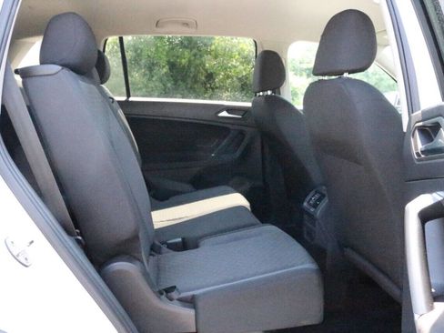 Used 2020 Volkswagen Tiguan S image 15