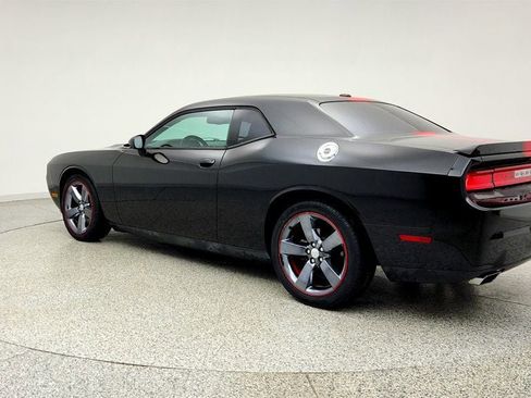 Used 2013 Dodge Challenger SXT RWD image 7