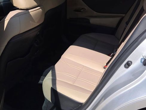 Used 2020 Lexus ES 350 w/ Accessory Package FWD image 10