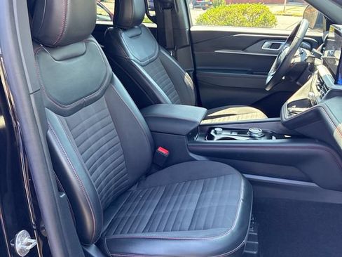 Used 2025 Ford Explorer ST-Line AWD/4WD image 14