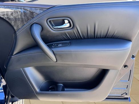 Used 2024 Nissan Armada Platinum w/ Captain's Chairs Package RWD image 31