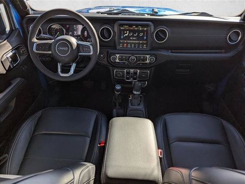 Used 2023 Jeep Wrangler Unlimited Sahara w/ Cold Weather Group AWD/4WD image 18