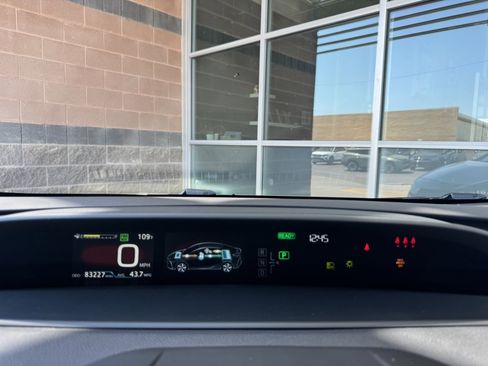 Used 2020 Toyota Prius Prime XLE image 17