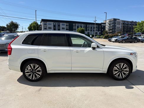 Used 2021 Volvo XC90 T6 Momentum w/ Climate Package AWD/4WD image 8