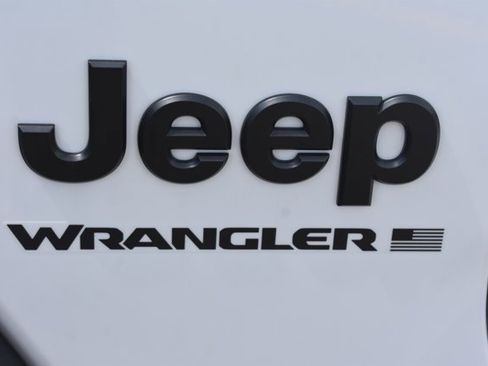 Used 2025 Jeep Wrangler Unlimited Sport AWD/4WD image 12
