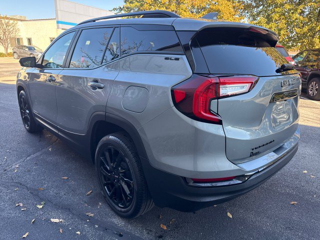 Used 2023 GMC Terrain SLE w/ Driver Convenience Package FWD image 5