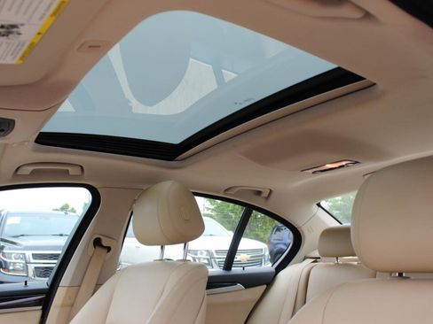 Used 2015 BMW 528i xDrive Sedan image 13