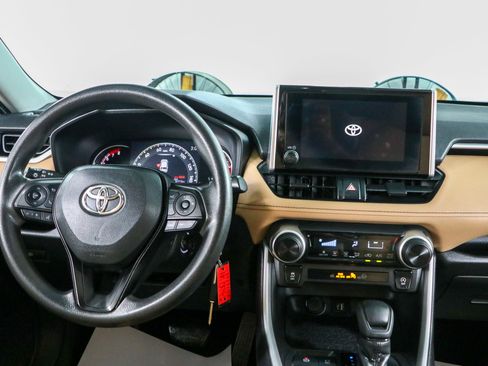 Used 2023 Toyota RAV4 LE AWD/4WD image 17