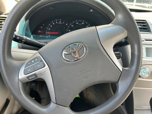 Used 2009 Toyota Camry LE FWD image 24