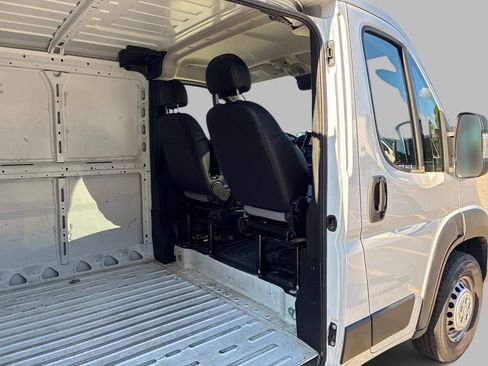 Used 2025 RAM ProMaster 2500 w/ Convenience Group FWD image 12