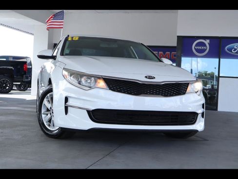 Used 2018 Kia Optima LX FWD image 1