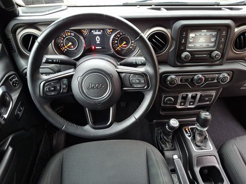 Used 2018 Jeep Wrangler Sport image 11