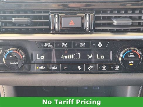 Certified 2025 Nissan Pathfinder SL image 18