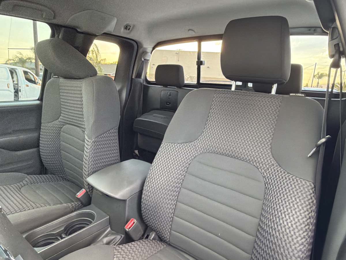 Used 2019 Nissan Frontier SV RWD image 8