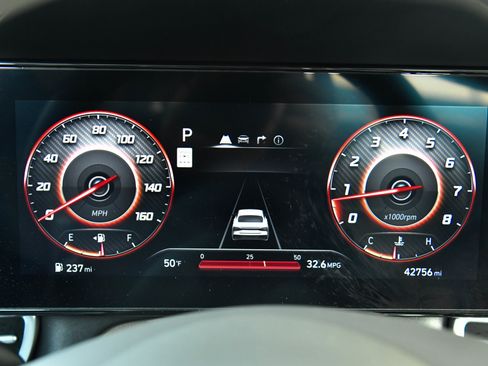 Used 2024 Hyundai Elantra SEL image 29