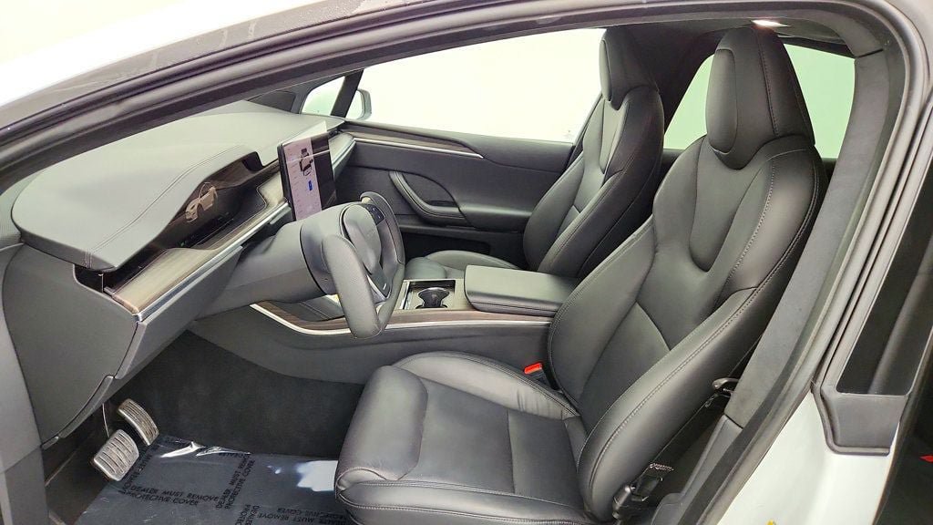 Used 2023 Tesla Model X AWD/4WD image 25