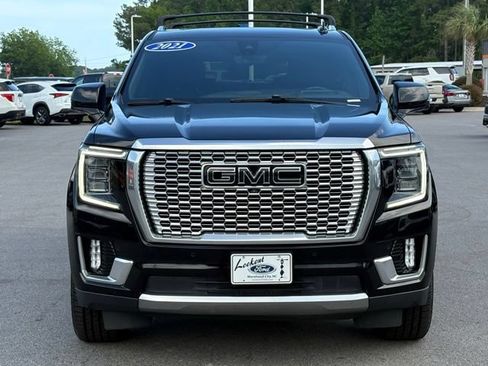 Used 2021 GMC Yukon XL Denali w/ Denali Premium Package AWD/4WD image 7