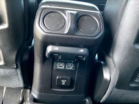 Used 2019 Jeep Wrangler Unlimited Rubicon AWD/4WD image 33