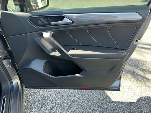 Used 2024 Volkswagen Tiguan SE R-Line w/ MDO Package, Three-Row image 22