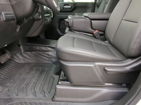 Used 2025 GMC Sierra 3500 Pro w/ Convenience Package image 19