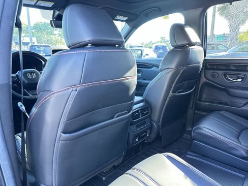 Used 2024 Honda Pilot TrailSport image 14