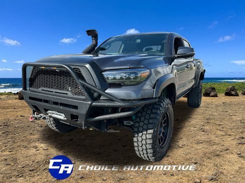 Used 2019 Toyota Tacoma TRD Off-Road image 1