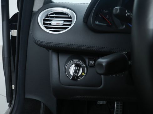 Used 2006 Mercedes-Benz SLR image 28
