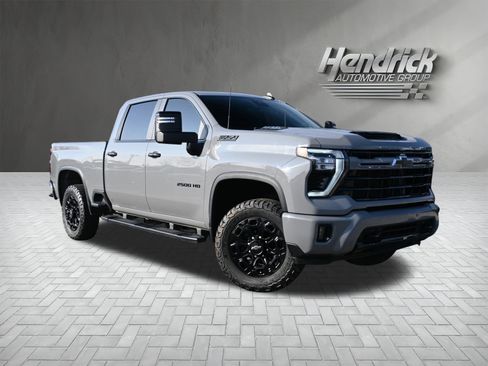 Used 2024 Chevrolet Silverado 2500 LT w/ Z71 Sport Edition image 2