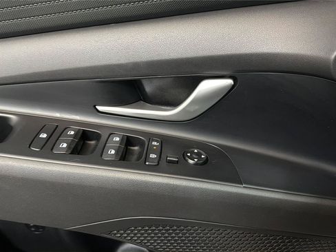 Certified 2024 Hyundai Elantra SEL FWD image 23