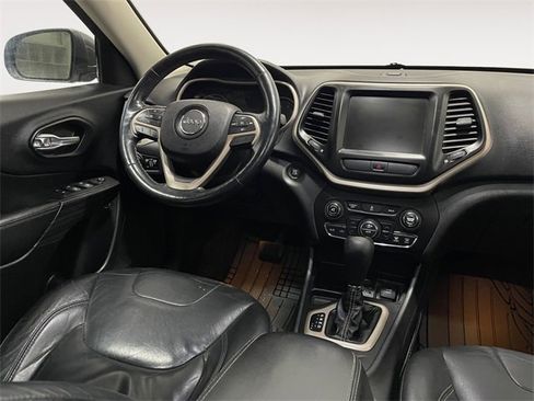 Used 2015 Jeep Cherokee Limited image 10