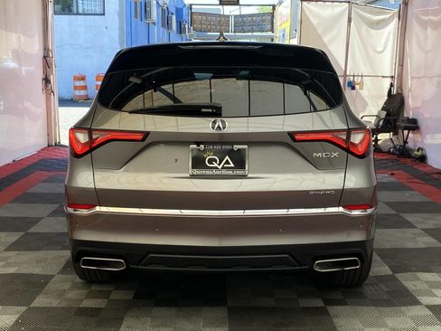 Used 2023 Acura MDX SH-AWD w/ Technology Package image 5