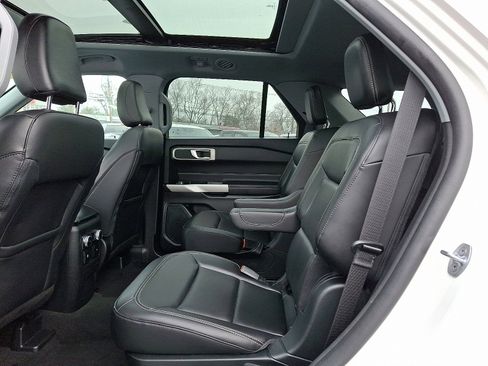 Certified 2022 Ford Explorer XLT w/ Equipment Group 202A image 10