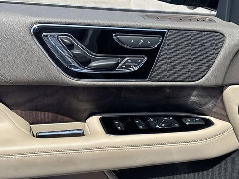Used 2024 Lincoln Navigator L Reserve AWD/4WD image 23