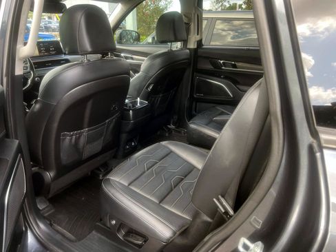 Used 2021 Kia Telluride SX w/ SX Prestige Package AWD/4WD image 8