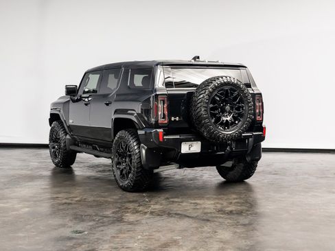 Used 2024 GMC Hummer EV 2X image 16