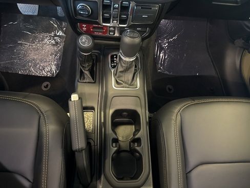 New 2025 Jeep Wrangler Unlimited Rubicon 392 image 19