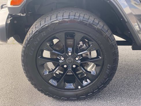 Certified 2024 Jeep Gladiator Sport image 10