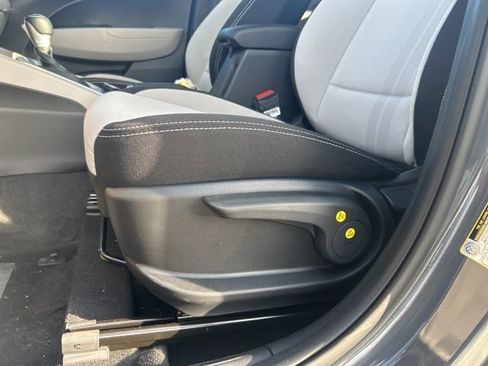 Used 2026 Hyundai Venue SEL FWD image 11