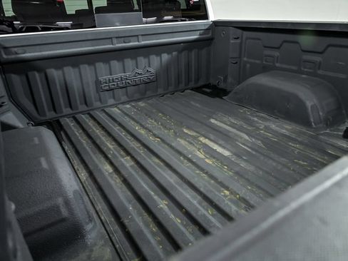 Used 2022 Chevrolet Silverado 1500 High Country w/ LPO, Dark Essentials Package AWD/4WD image 9