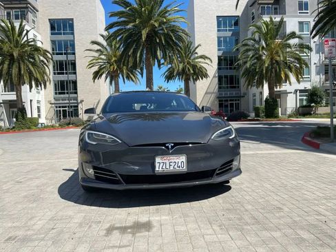 Used 2020 Tesla Model S Long Range AWD/4WD image 3