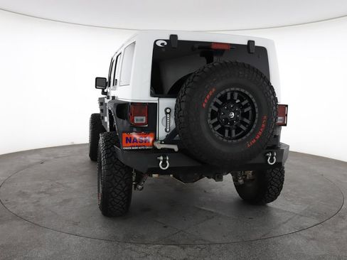 Used 2017 Jeep Wrangler Unlimited Rubicon w/ Connectivity Group AWD/4WD image 10