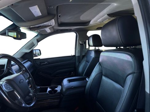 Used 2018 Chevrolet Suburban LT image 10