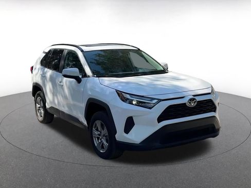 Used 2025 Toyota RAV4 XLE image 3